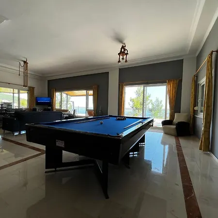 Sunset Villa *